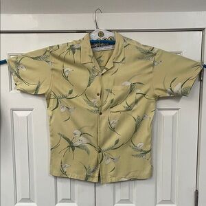 Perfect with jeans, attractive men’s Yellow Floral Button Down Shirt, 100% silk